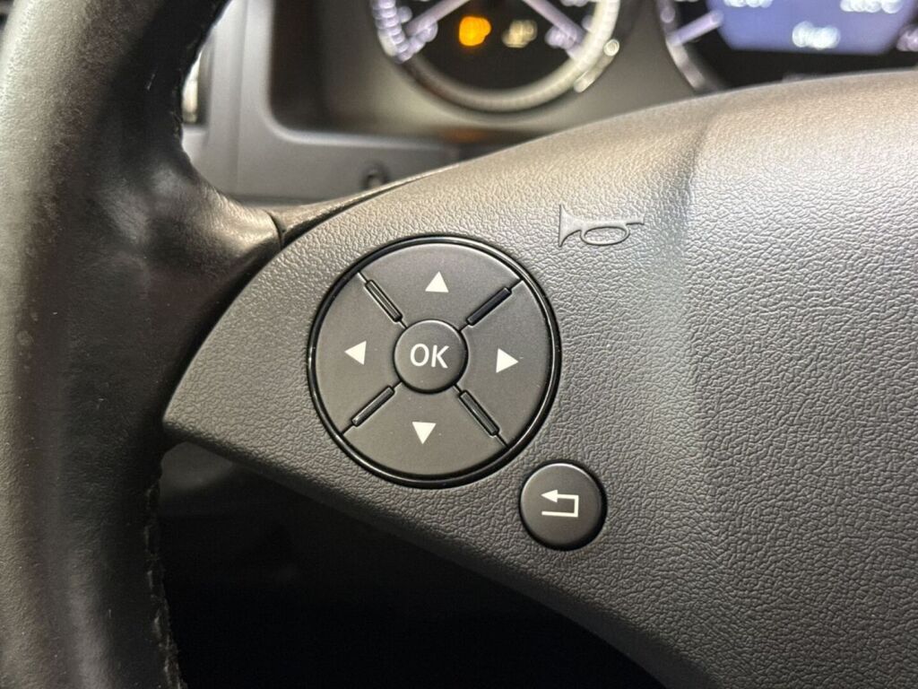 Mercedes-Benz C 2010 Musta
