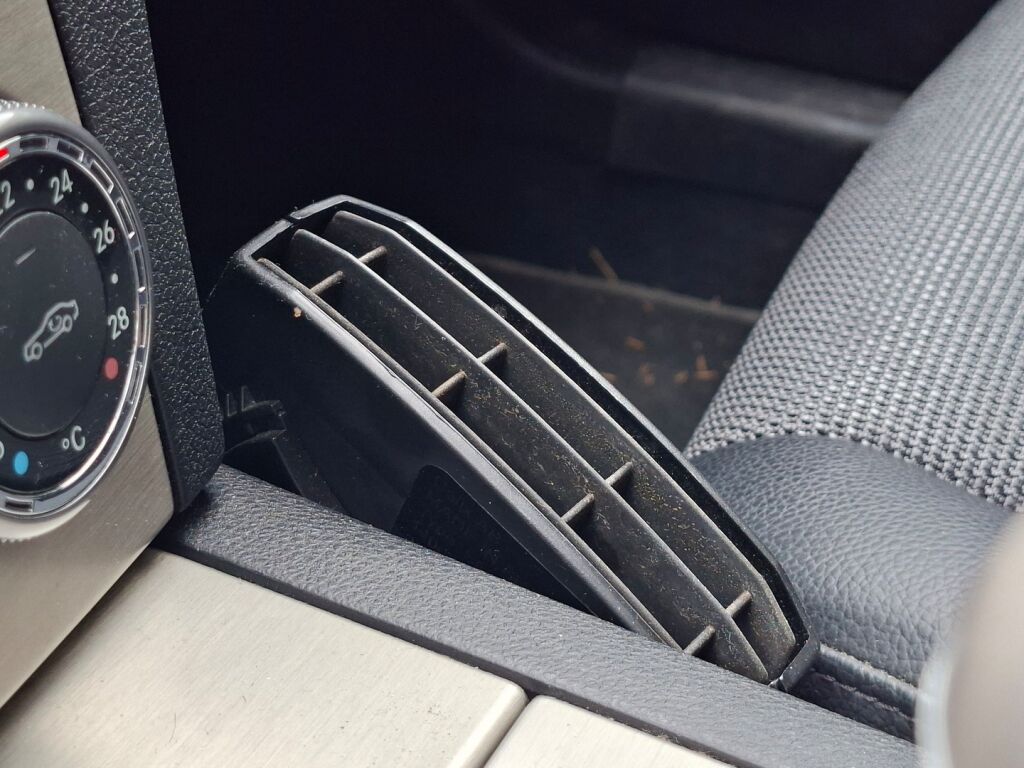 Mercedes-Benz C 2010 Musta