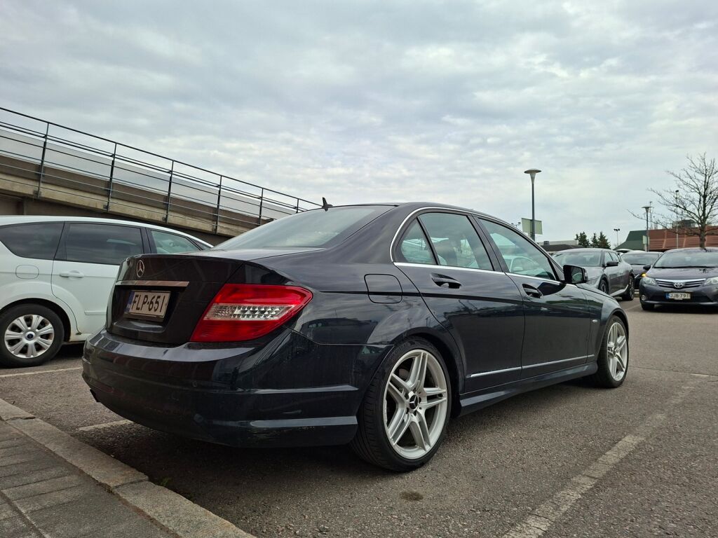 Mercedes-Benz C 2010 Musta