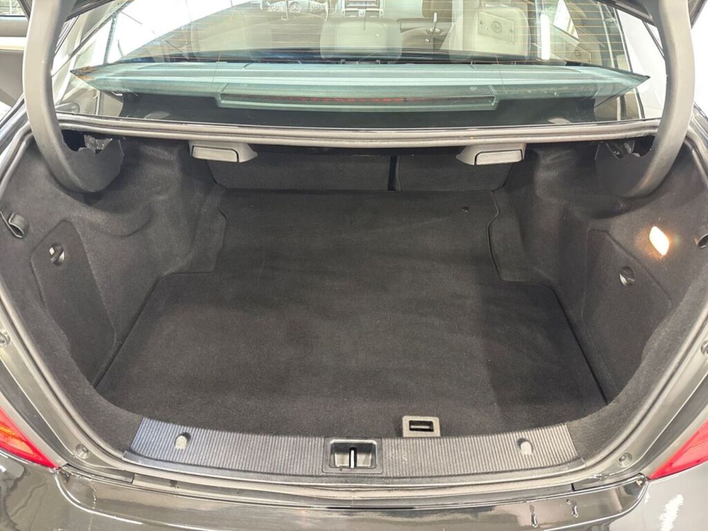 Mercedes-Benz C 2010 Musta