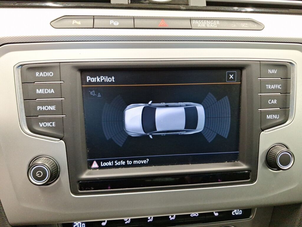 Volkswagen Passat 2015 Valkoinen