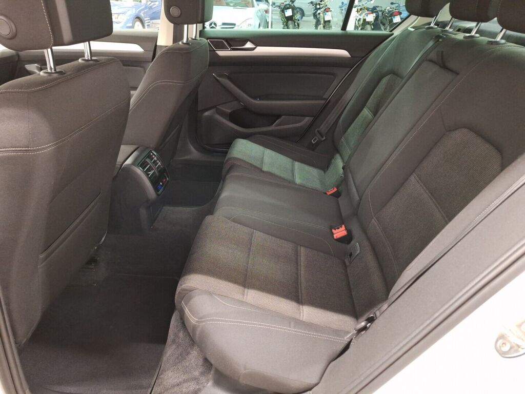 Volkswagen Passat 2015 Valkoinen