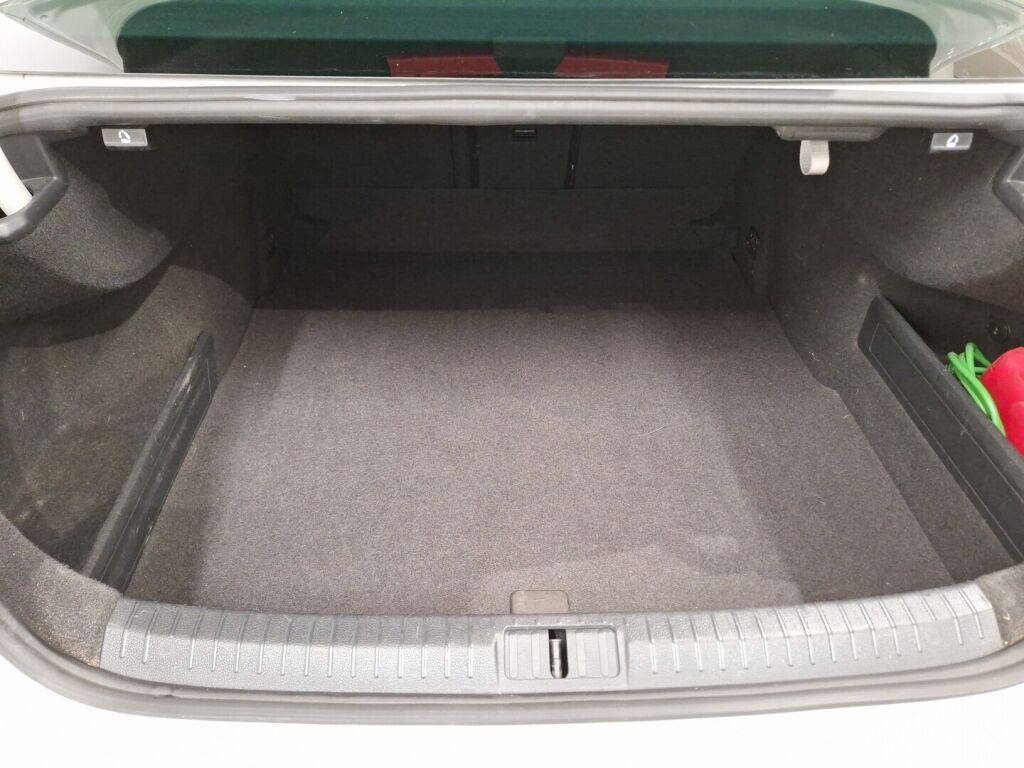 Volkswagen Passat 2015 Valkoinen