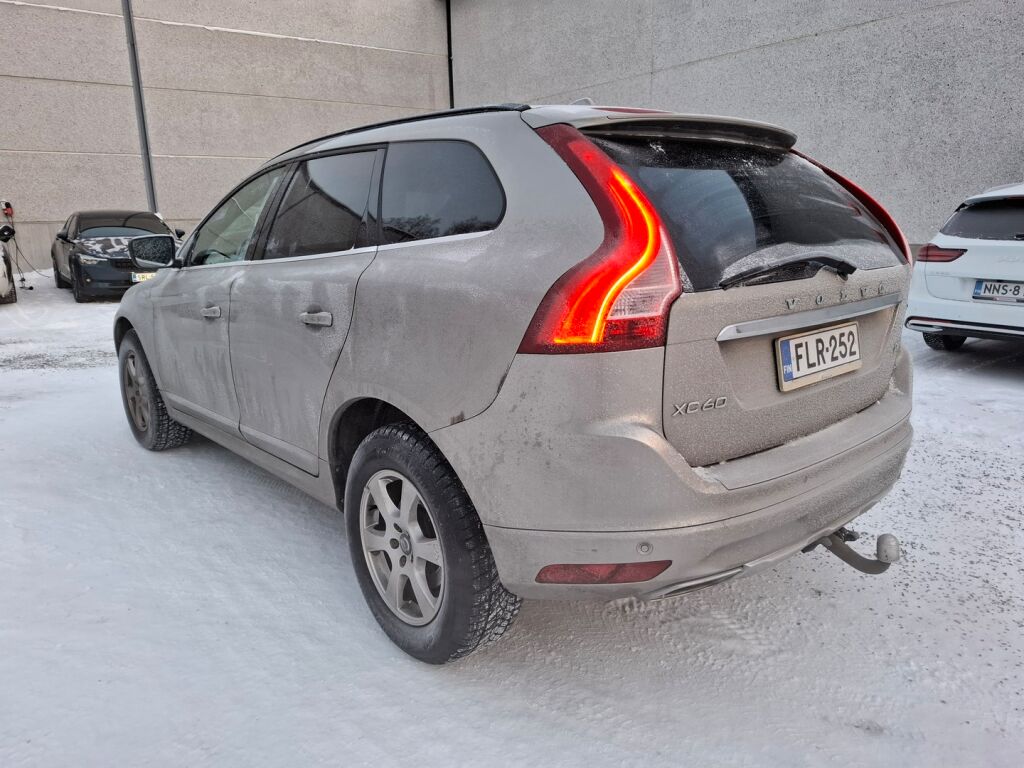Volvo XC60 2015 Ruskea (beige)