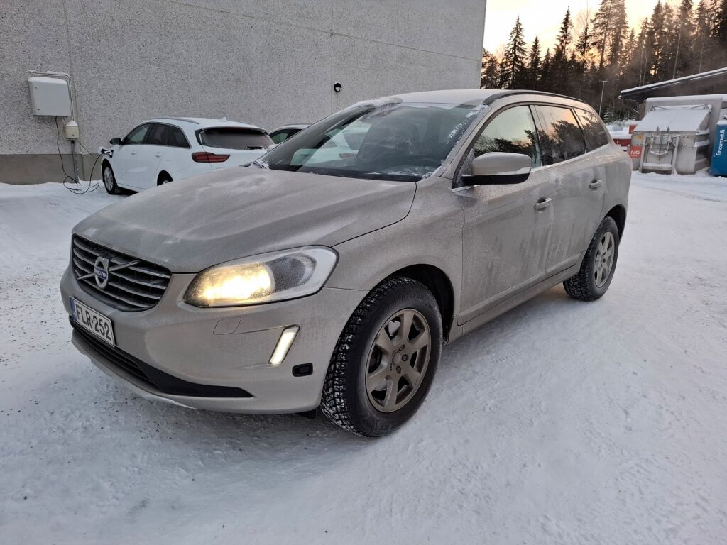Volvo XC60 2015 Ruskea (beige)