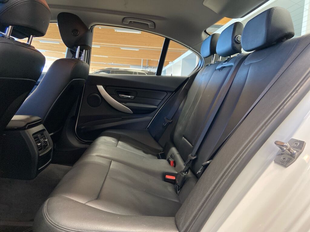 BMW 320 2015 Valkoinen