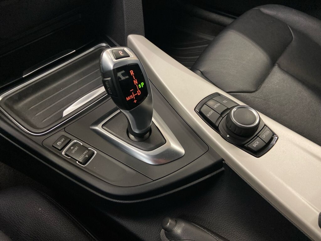 BMW 320 2015 Valkoinen