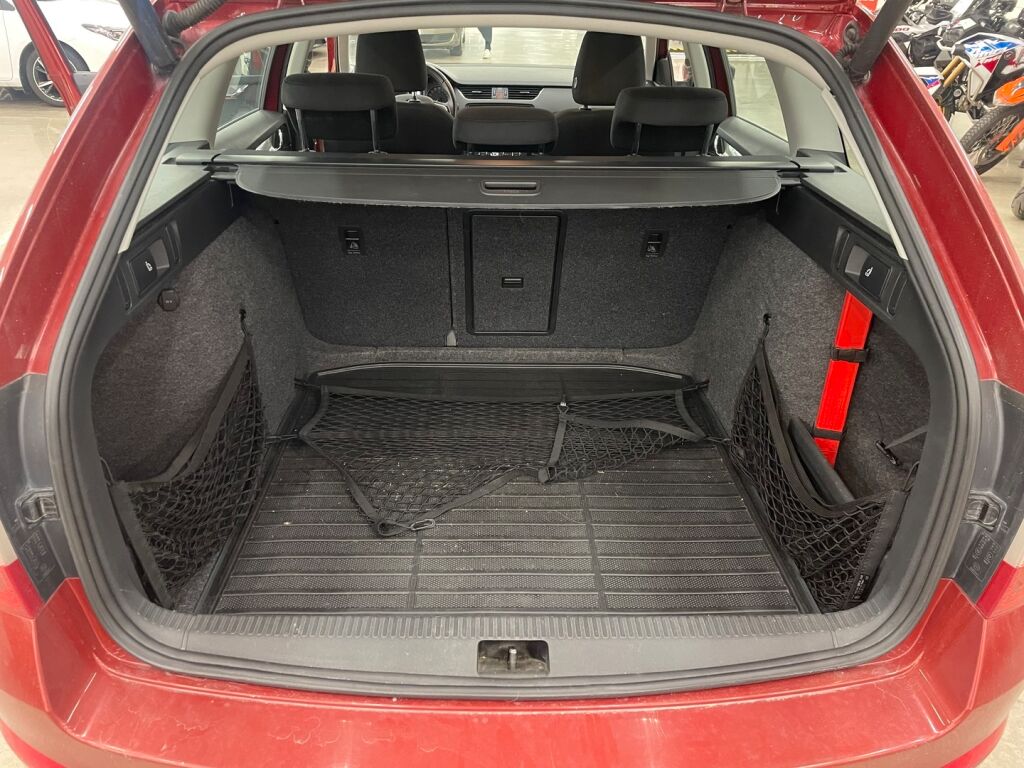 Skoda Octavia 2015 Punainen