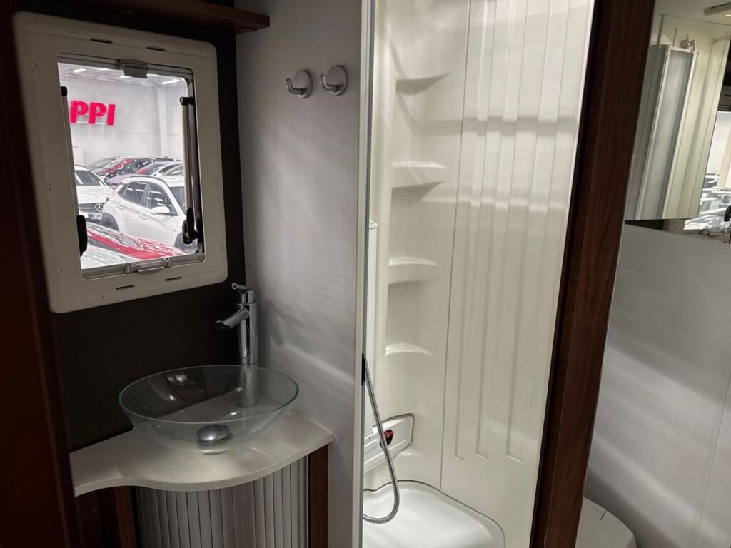 Adria Matrix Supreme 687 SL 2016 Valkoinen