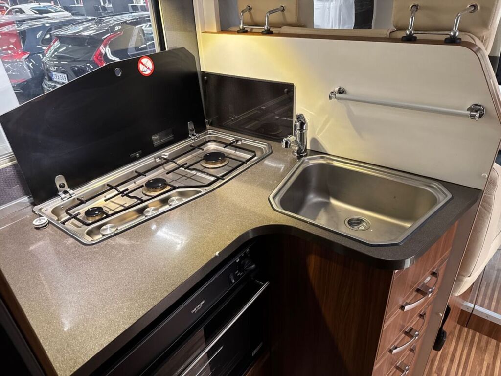 Adria Matrix Supreme 687 SL 2016 Valkoinen