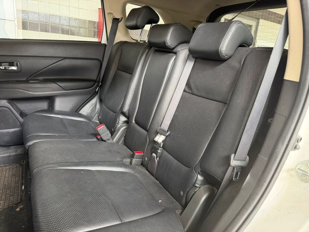 Mitsubishi Outlander 2015 Valkoinen