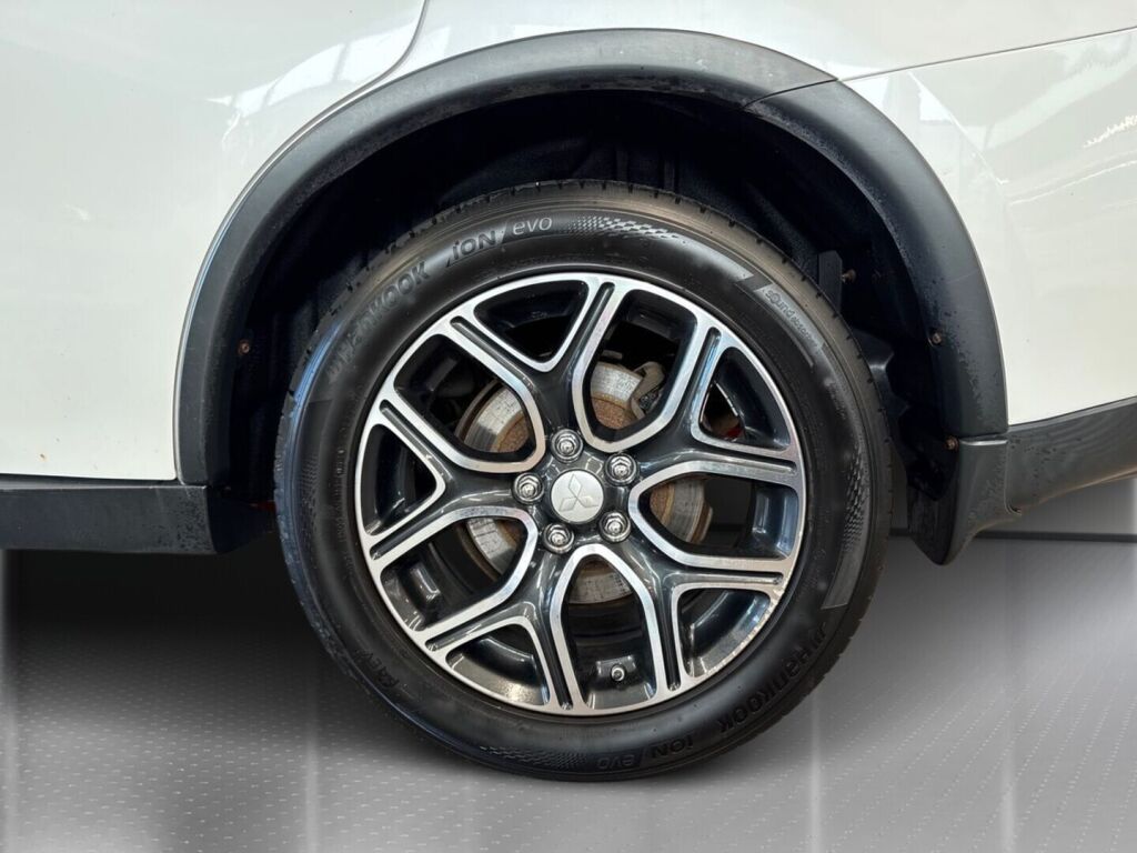 Mitsubishi Outlander 2015 Valkoinen