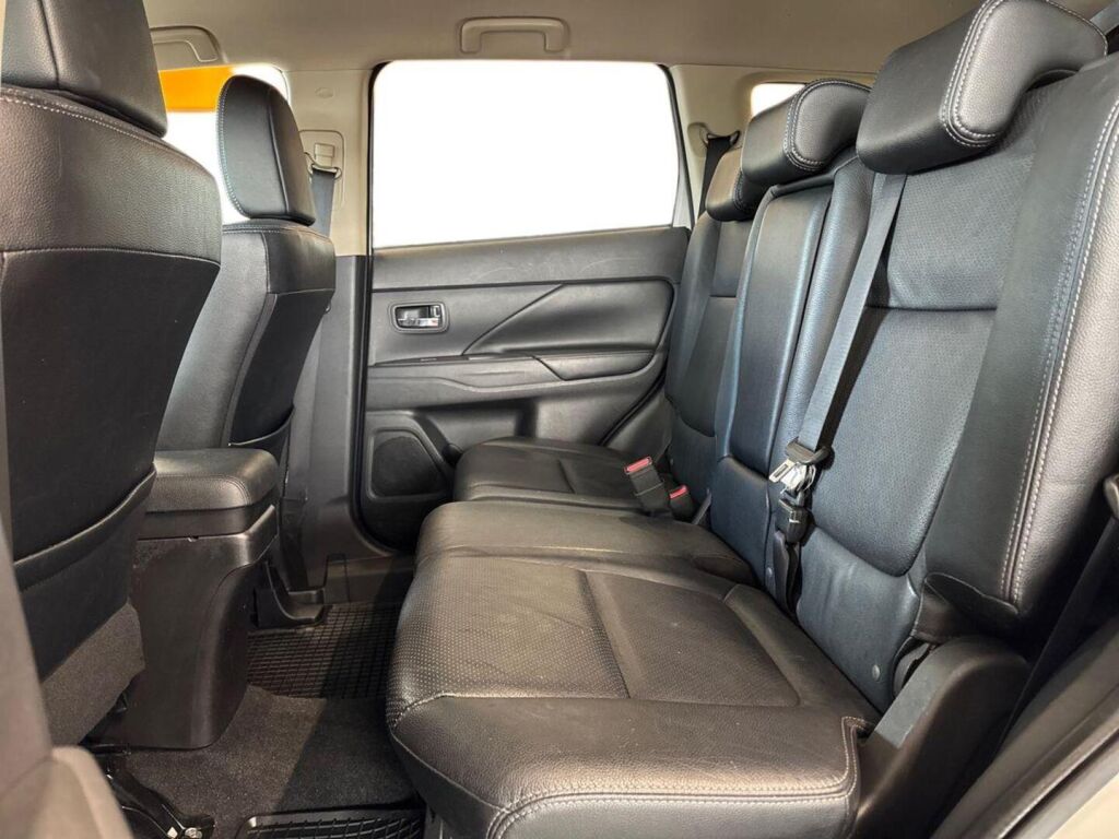 Mitsubishi Outlander 2015 Valkoinen