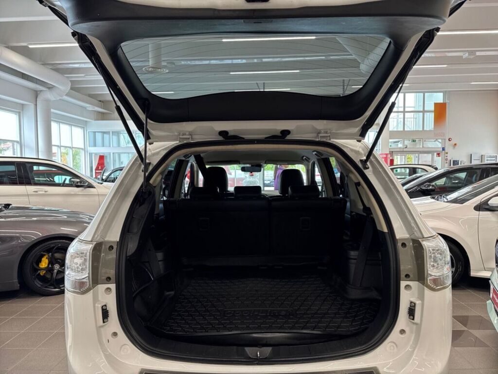 Mitsubishi Outlander 2015 Valkoinen