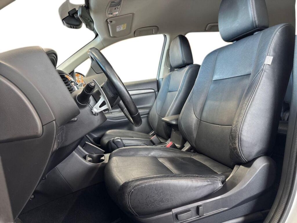 Mitsubishi Outlander 2015 Valkoinen
