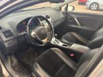 Toyota Avensis 2015 Ruskea (beige)