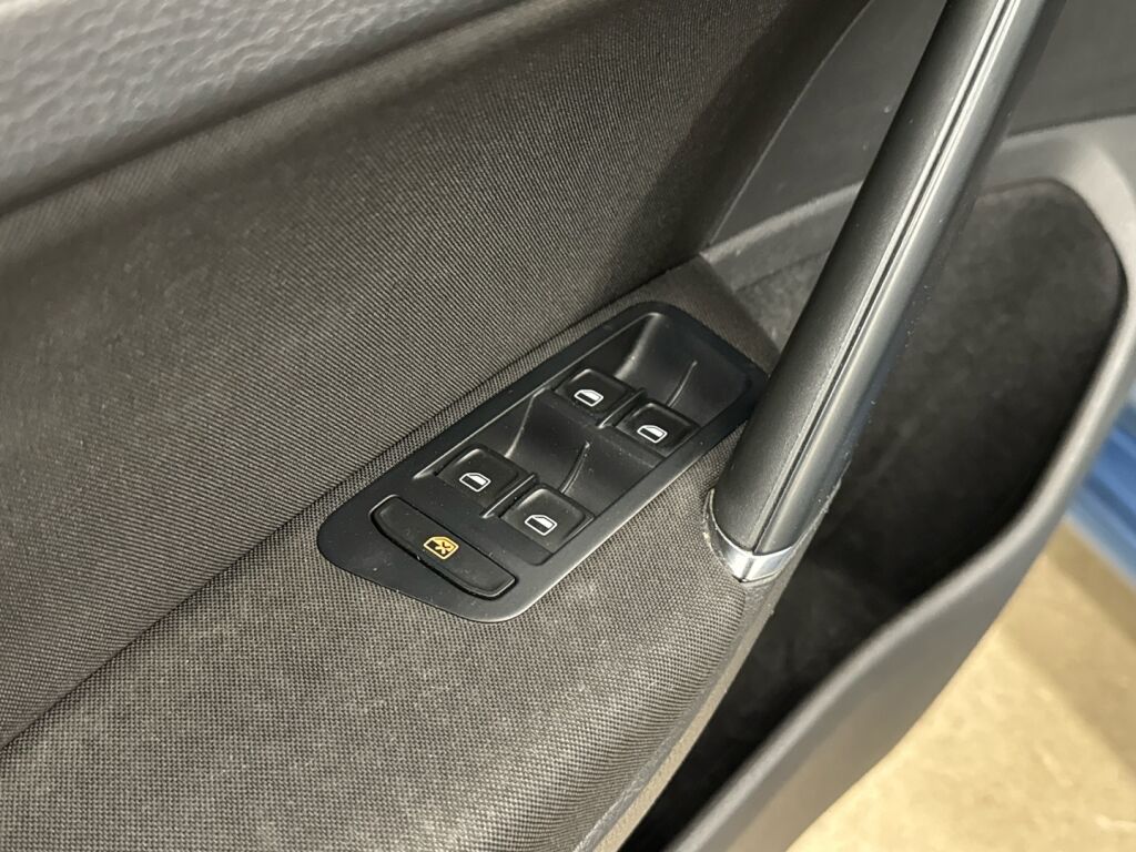 Volkswagen Golf 2015 Sininen