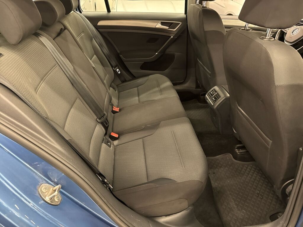 Volkswagen Golf 2015 Sininen