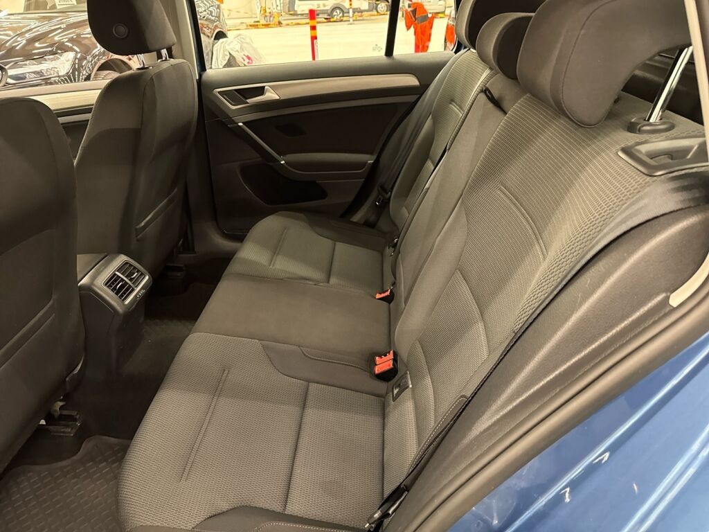 Volkswagen Golf 2015 Sininen