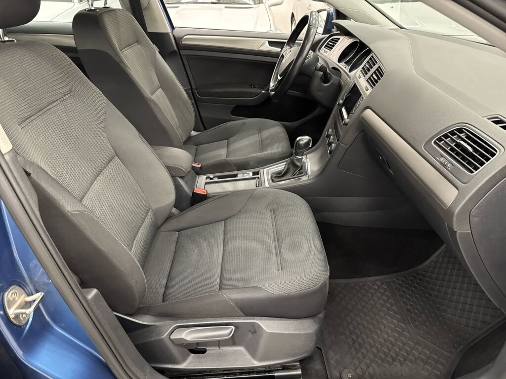 Volkswagen Golf 2015 Sininen