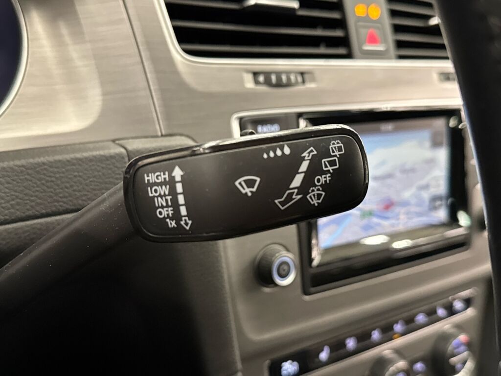 Volkswagen Golf 2015 Sininen