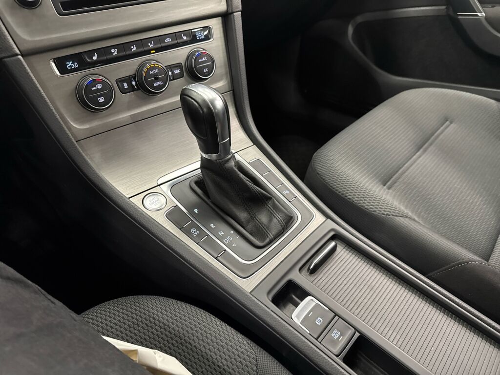 Volkswagen Golf 2015 Sininen