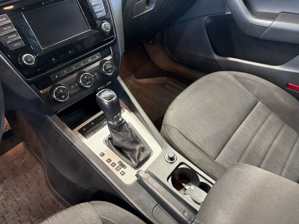 Skoda Octavia 2015 Sininen