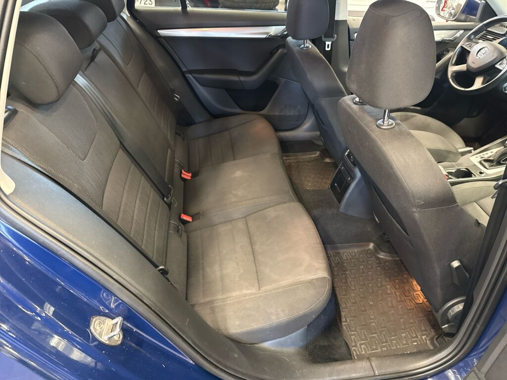 Skoda Octavia 2015 Sininen
