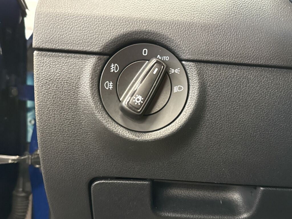 Skoda Octavia 2015 Sininen