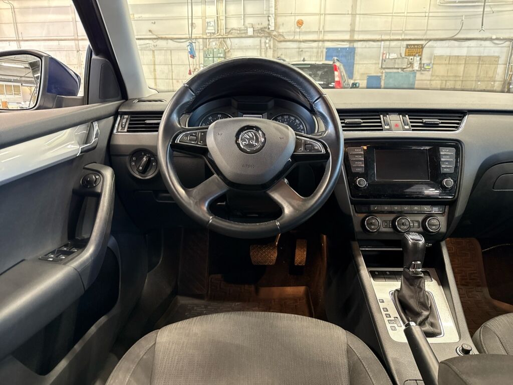 Skoda Octavia 2015 Sininen