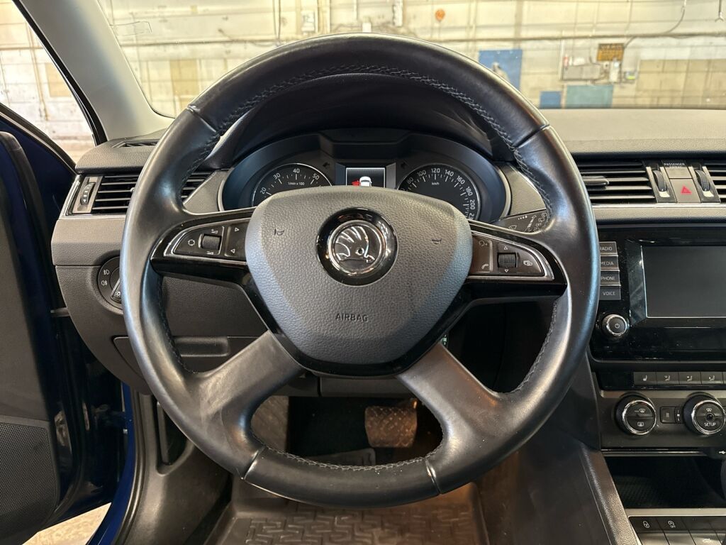 Skoda Octavia 2015 Sininen