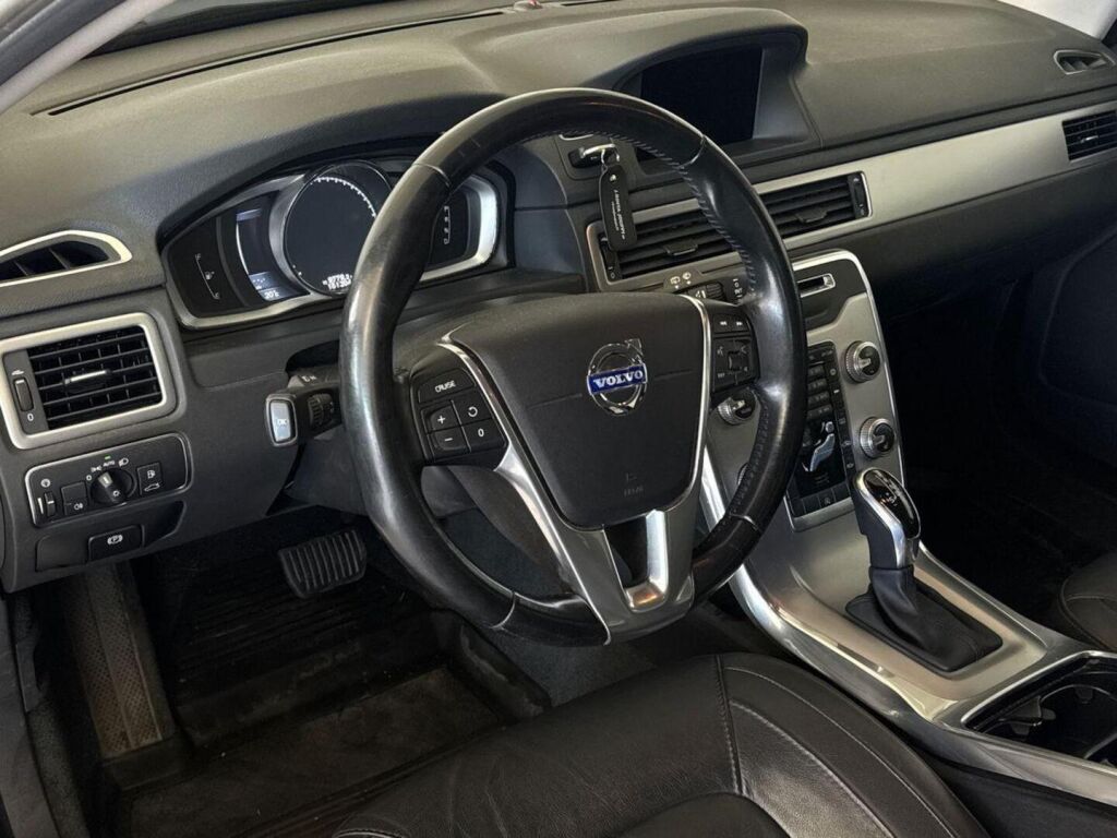 Volvo V70 2015 Valkoinen