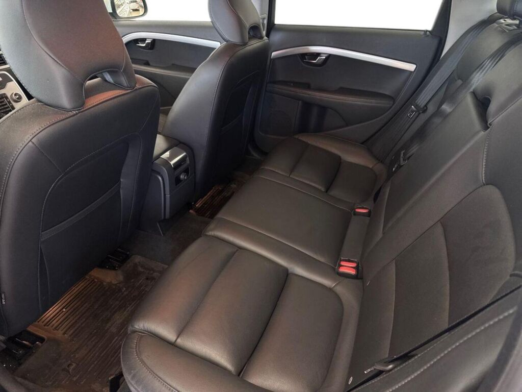 Volvo V70 2015 Valkoinen
