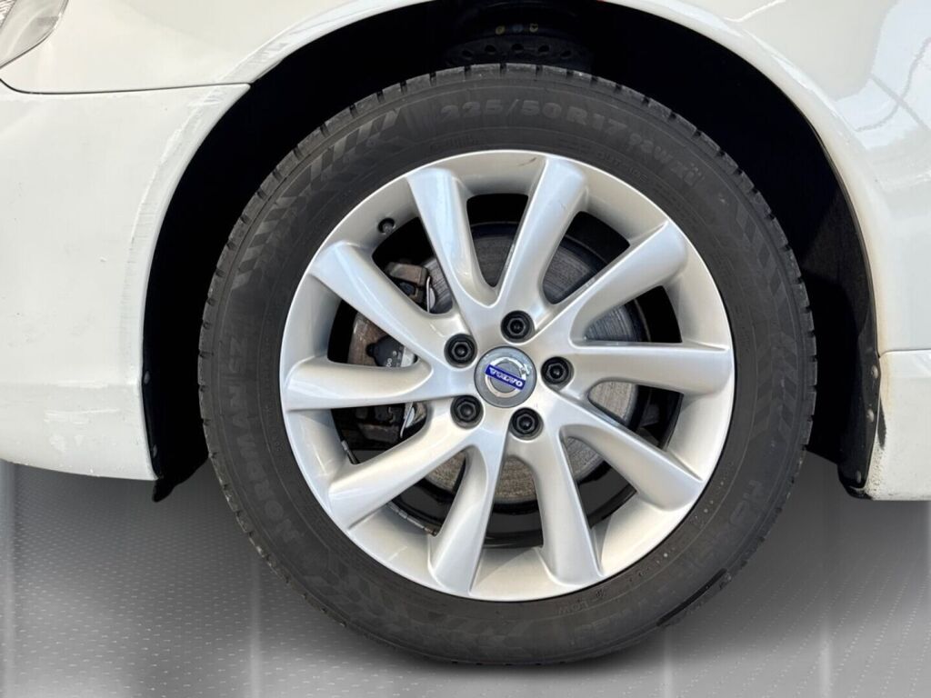 Volvo V70 2015 Valkoinen