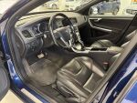 Volvo V60 2015 Sininen