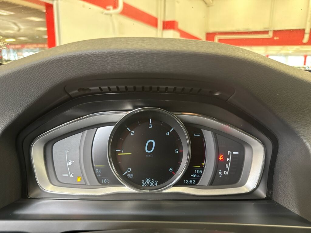 Volvo V60 2015 Sininen