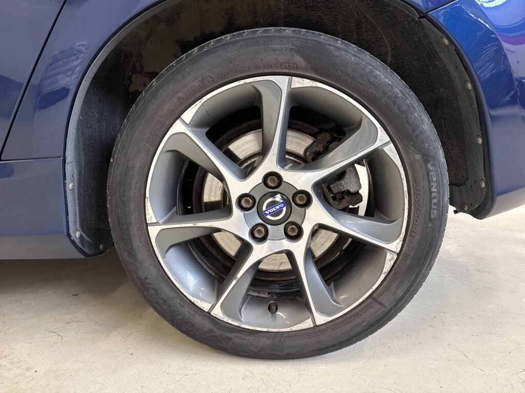 Volvo V60 2015 Sininen