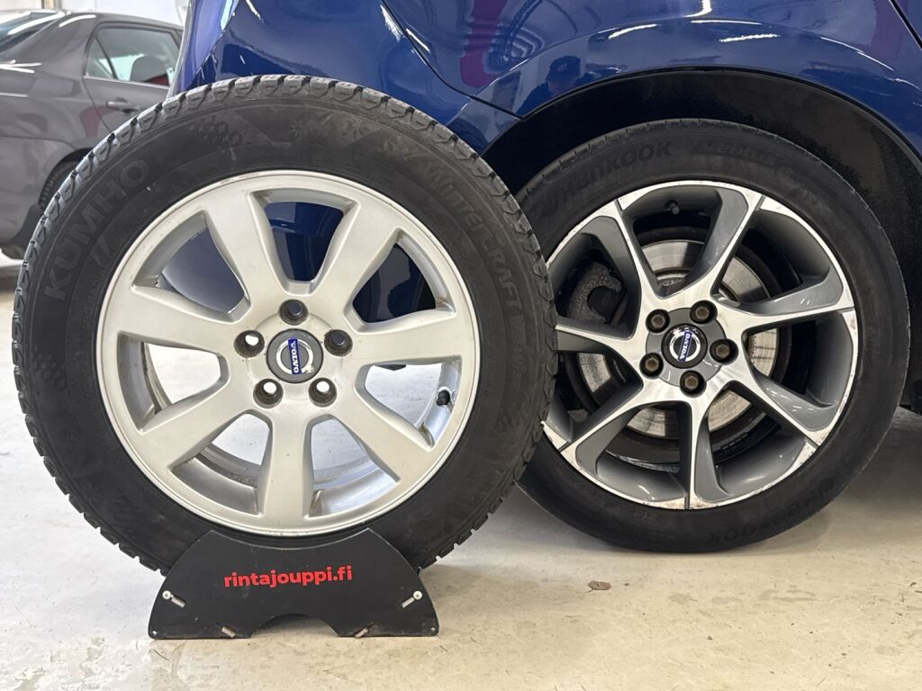 Volvo V60 2015 Sininen