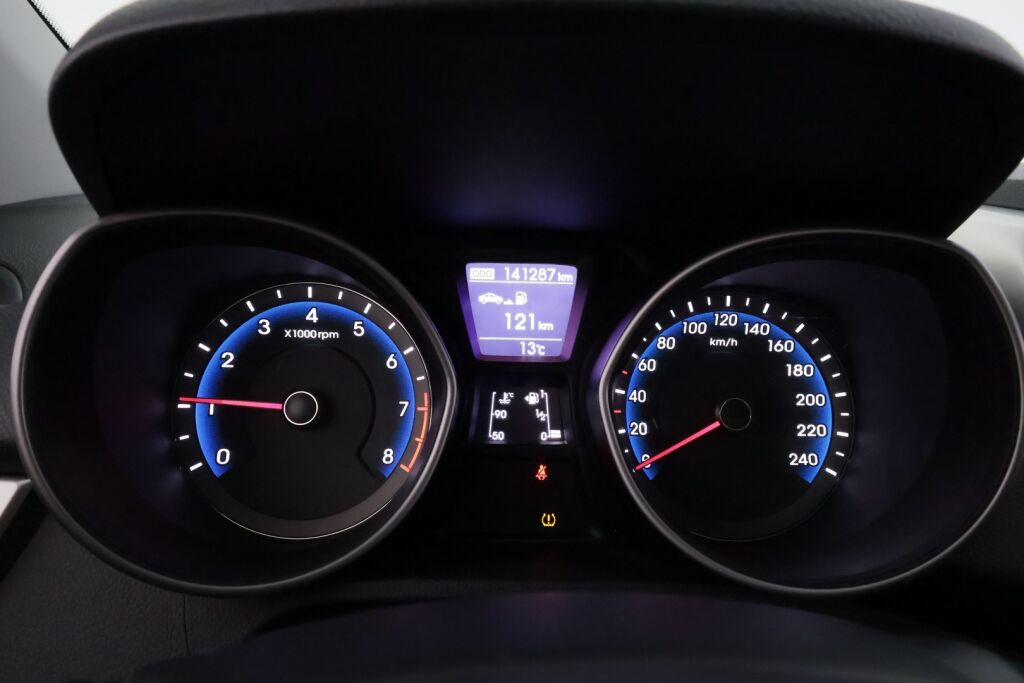 Hyundai i30 5d 2015 Valkoinen