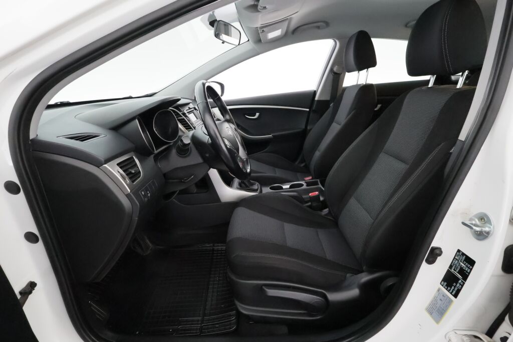 Hyundai i30 5d 2015 Valkoinen