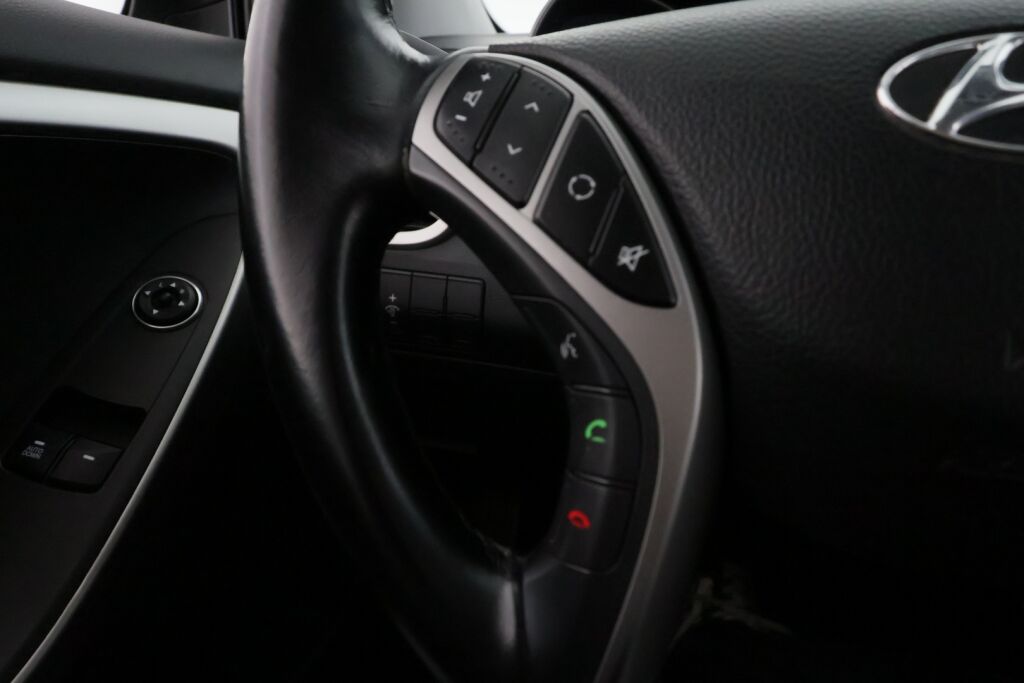 Hyundai i30 5d 2015 Valkoinen