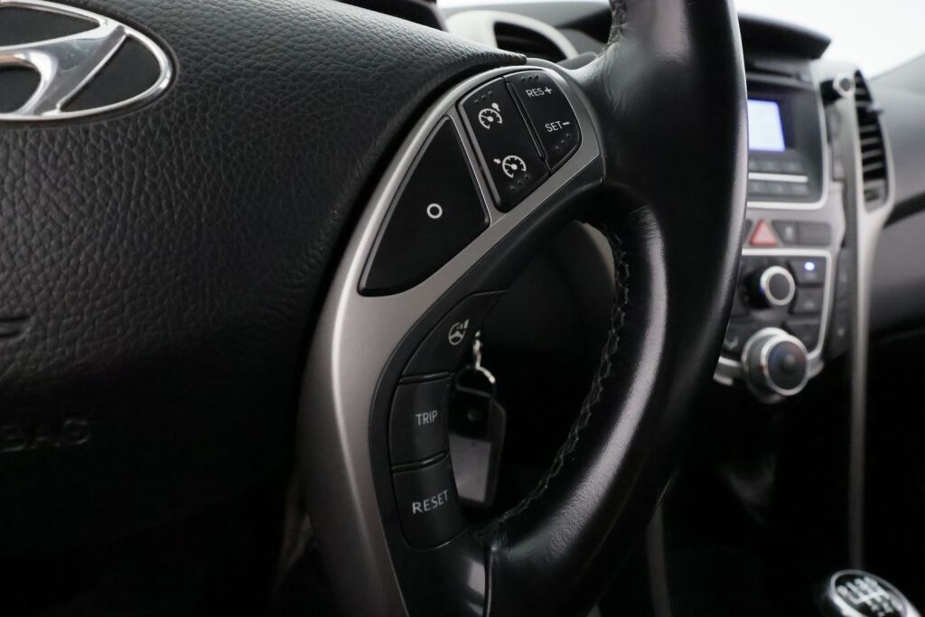 Hyundai i30 5d 2015 Valkoinen