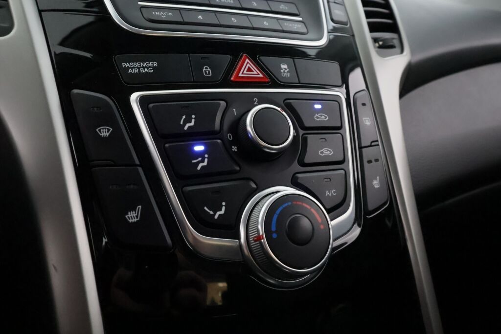 Hyundai i30 5d 2015 Valkoinen