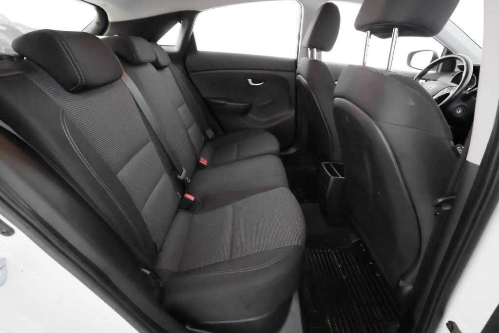 Hyundai i30 5d 2015 Valkoinen