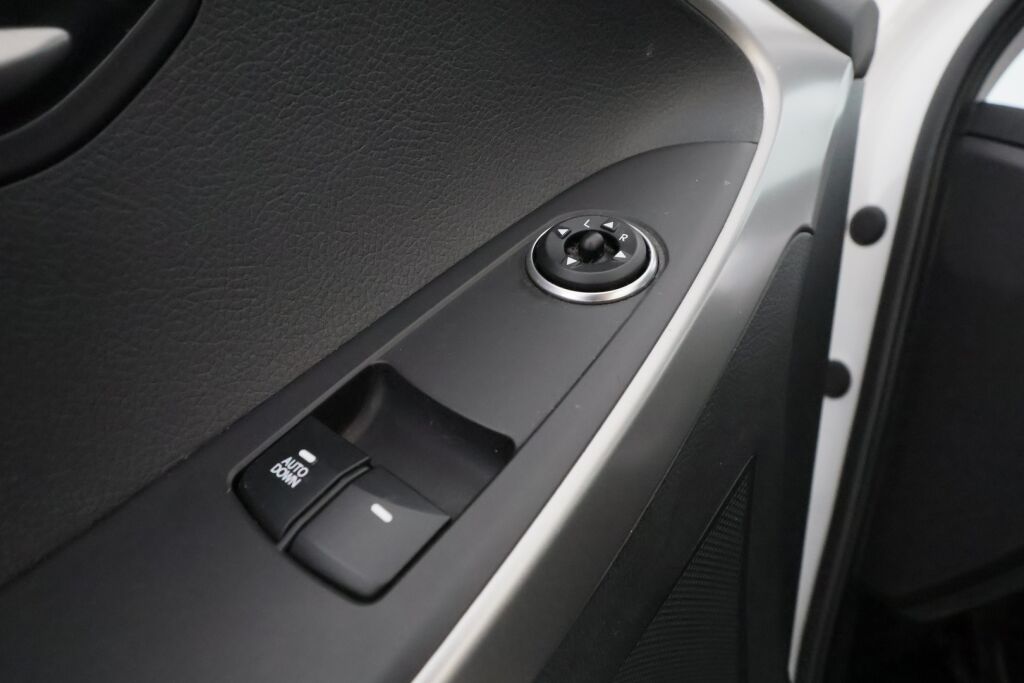 Hyundai i30 5d 2015 Valkoinen