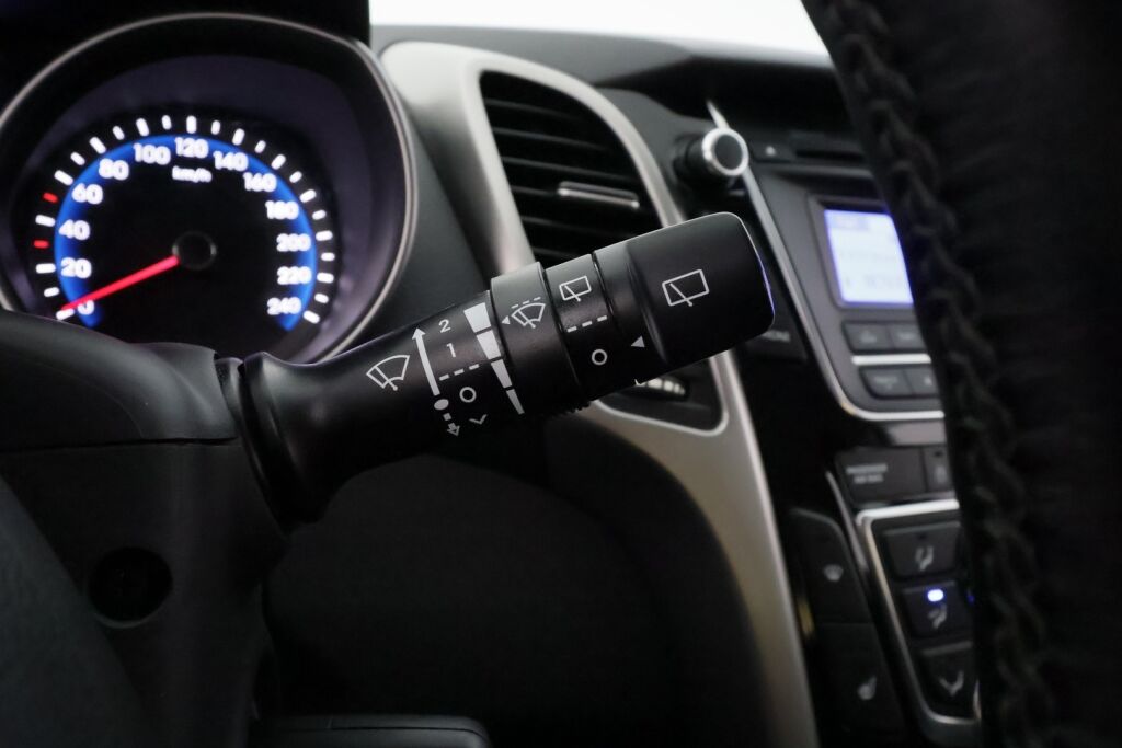 Hyundai i30 5d 2015 Valkoinen