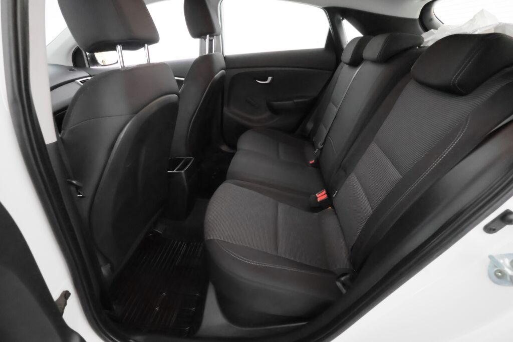 Hyundai i30 5d 2015 Valkoinen