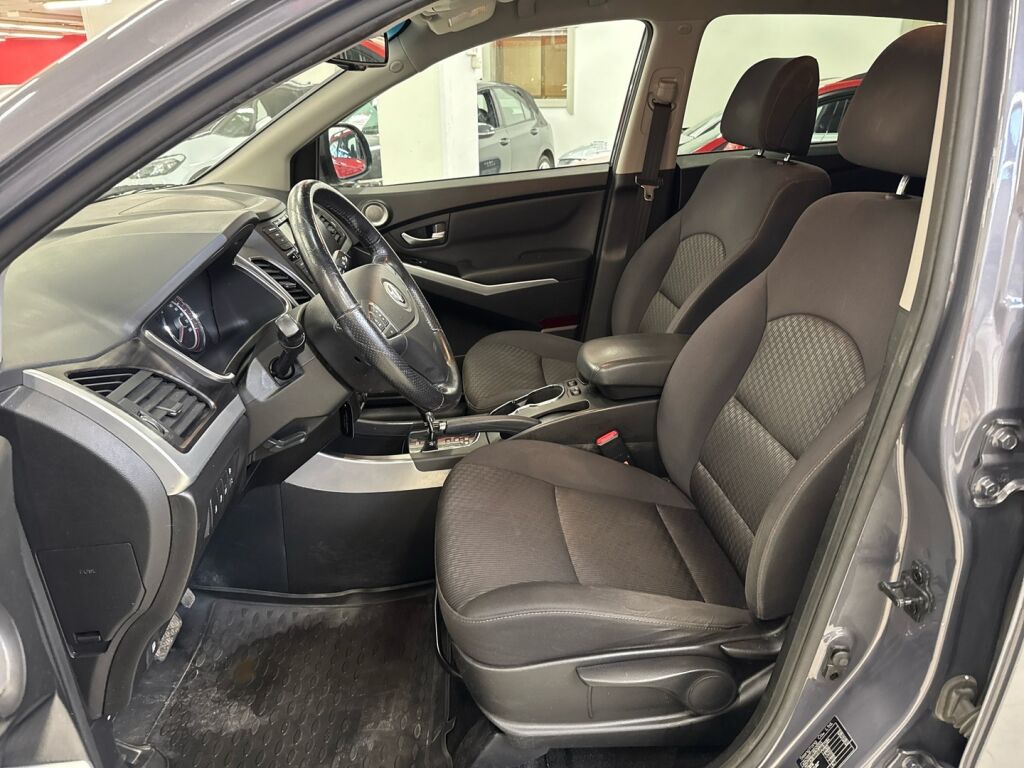 Ssangyong Korando 2015 Harmaa