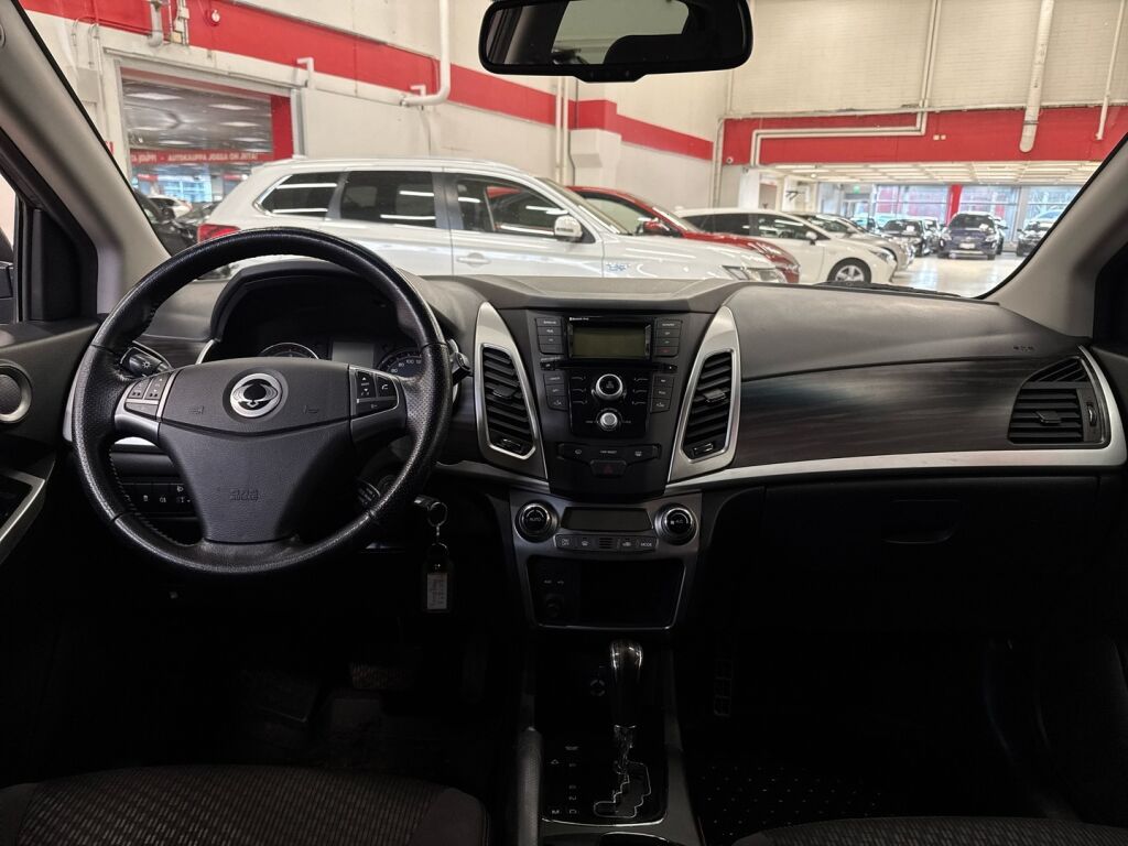 Ssangyong Korando 2015 Harmaa