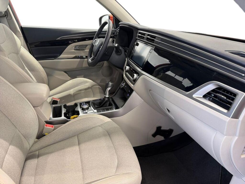 Ssangyong Korando 2020 Oranssi